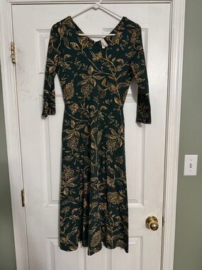 Pact Women's Green Floral Midi Dress with Gold Print